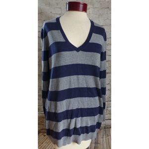 GH Bass Women's V-neck Sweater Size Large Blue Gray Long Sleeve